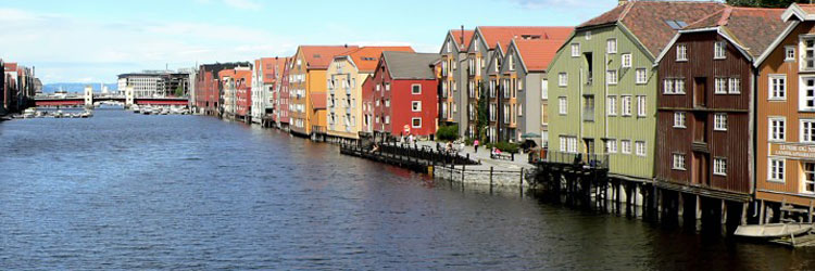 In Trondheim finden Sie sicher ein Ferienhaus am Wasser zu kaufen. Die Auswahl an Immobilien in Norwegen ist groß, auch für Ausländer.