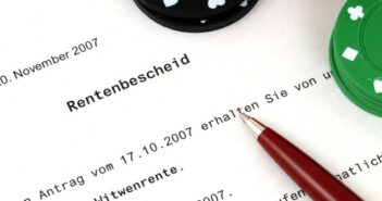Siemens AG: Witwenrente, Unterstützungen und Entlassungen