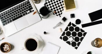 Homeoffice: Der Arbeitsplatz in den eigenen vier Wänden Homeoffice: Gerade für Mütter hört sich die Idee super an. (#01)