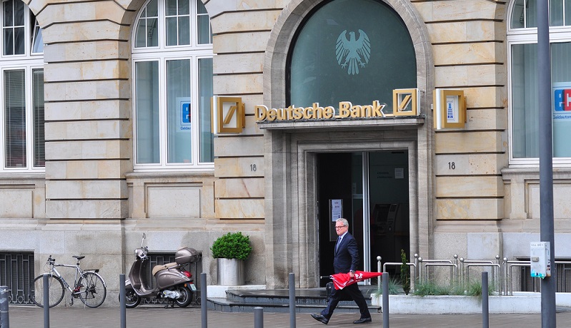 Das Angebot der Fyrst Bank ist wirklich interessant und es wird Selbstständigen und Freiberuflern ein Konto offeriert, mit dem sich das eigene Unternehmen auf finanztechnisch standhafte Beine stellen lässt. ( Foto: Shutterstock-_Vytautas Kielaitis)