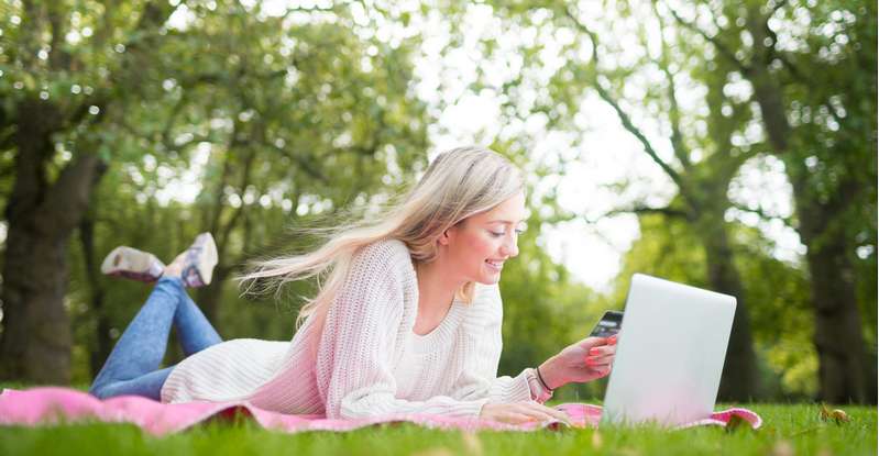 Der Online-Shop bietet den Kunden ein umfassendes Einkaufserlebnis. ( Lizenzdoku: Shutterstock-alice-photo )