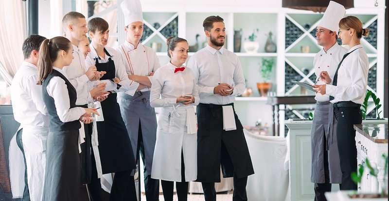 Mit Checklisten und einem ausführlichen Businessplan verschaffen Gründer sich eine schnelle Übersicht über Chancen, Risiken und Voraussetzungen der Selbstständigkeit im Gastrogewerbe. ( Foto: Adobe Stock  )