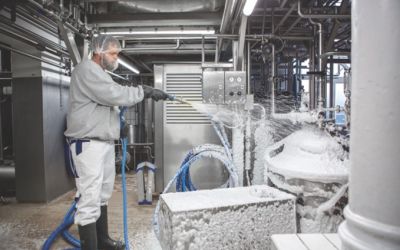 Milchverarbeitender Betrieb setzt auf manuelle Niederdruck-Reinigungstechnik (Foto: System Cleaners)