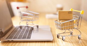 Deutsche Verbraucher küren die besten Online-Shops (Foto: AdobeStock_294333093-chaiwat)