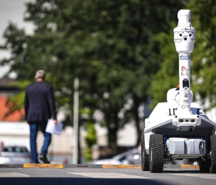Der mobile Roboter (Foto: Duisburger Versorgungs- und Verkehrsgesellschaft mbH)