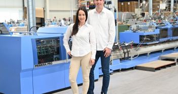 Hochautomatisierter Primera PRO optimiert Produktion mit Touchscreen und (Foto: Müller Martini AG)