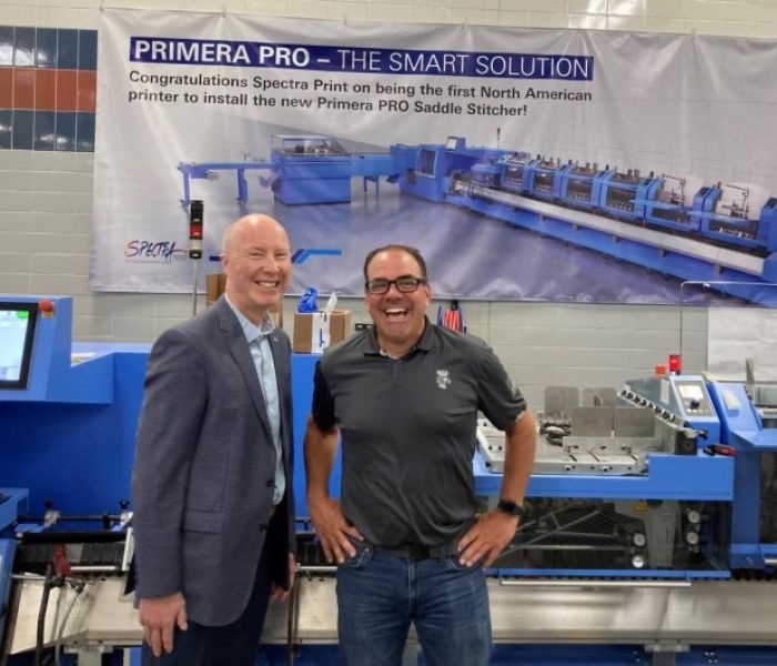 Hans Hofmeister (rechts), Executive Vice-President von Spectra Print, (Foto: Müller Martini AG)