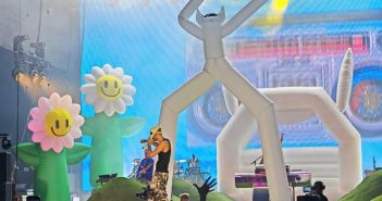 Aufblasbare Bühnenfiguren revolutionieren Festivals, Konzerte und Theaterinszenierungen weltweit (Foto: AIR promotion GmbH)