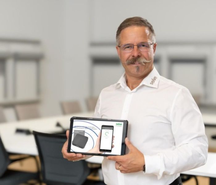 Die Inbetriebnahme von SmartHome Schritt für Schritt vorgemacht (Foto: SELVE)