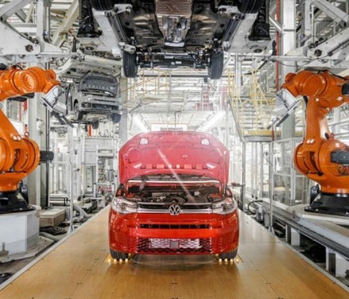 Montage im Volkswagen Poznan  Werk (Foto: Volkswagen Nutzfahrzeuge, Werk Poznan)