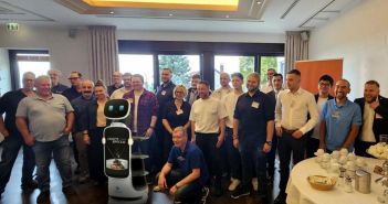 PULSA und Keenon demonstrieren Servicerobotik praxisnah in Wiehen (Foto: PULSA GmbH)