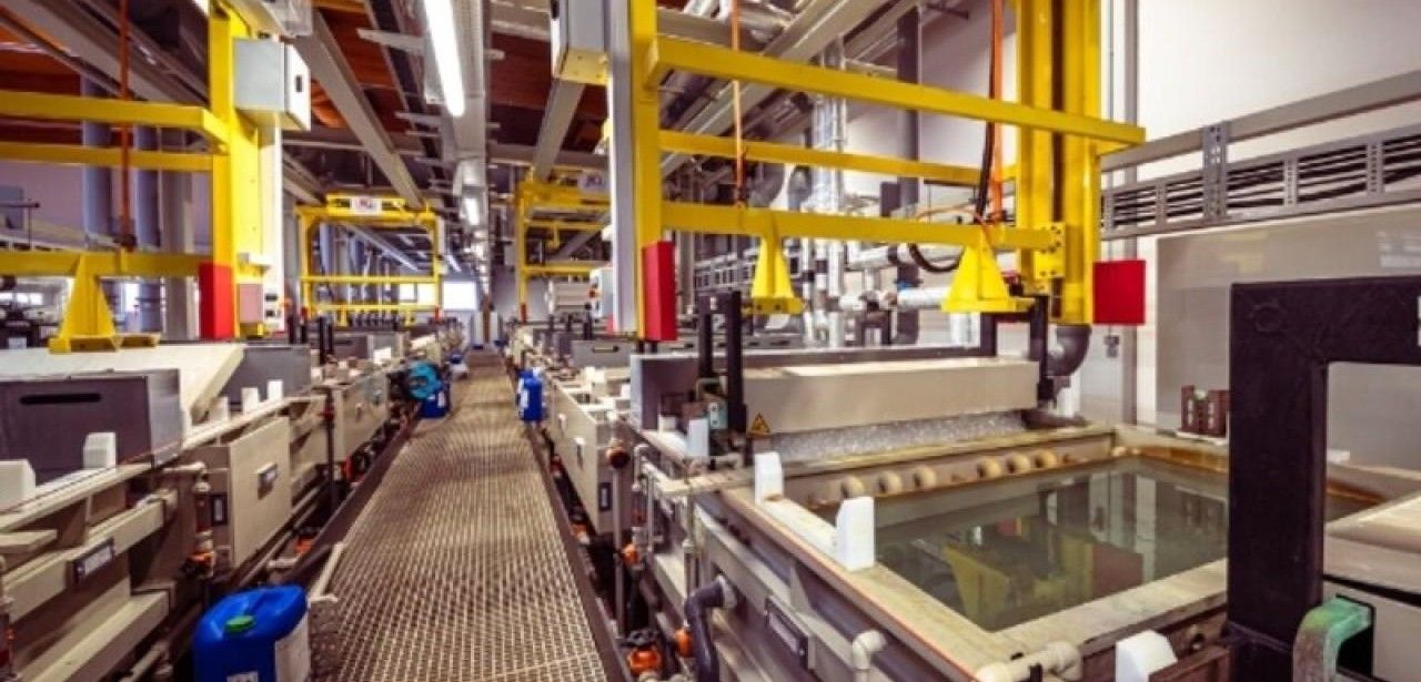 atb als ZVO-Mitglied liefert maßgeschneiderte Galvaniklösungen nach internationalen (Foto: atb.)