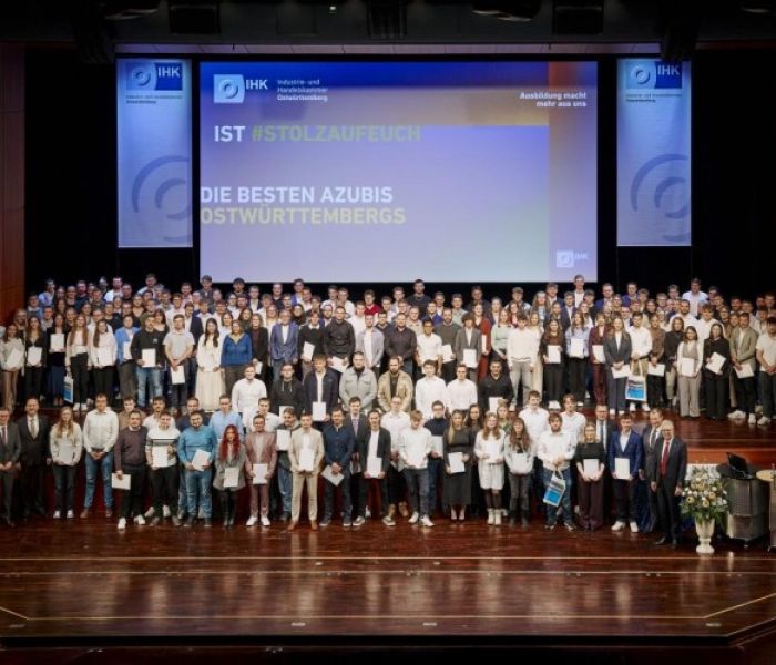 308 Absolventinnen und Absolventen erhielten Preise und Belobigungen (Foto: IHK Ostw&uuml;rttemberg/Max Walter)