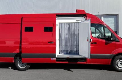 Effizienter Teilausbau für Kühlfahrzeuge maximiert Laderaum und minimiert (Foto: Laderaum effizienter nutzen: Die individuellen Teilausbau-Lösungen von Winter Kühlfahrzeuge(R))