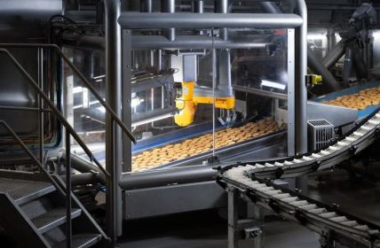 Bolletje automatisiert Qualitätsprüfung mit QING STAQ, SCARA und (Foto: Stäubli Tec-Systems GmbH Robotics)