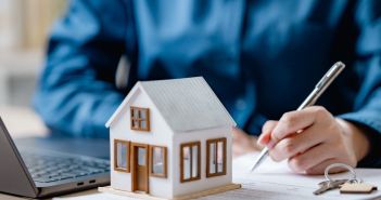 Umfrage: Bundesweite Konsumentenkreditzinsen könnten im ersten Quartal 2026 (Foto: AdobeStock - Garun Studios - 1663048043)