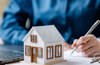 Umfrage: Bundesweite Konsumentenkreditzinsen könnten im ersten Quartal 2026 (Foto: AdobeStock - Garun Studios - 1663048043)