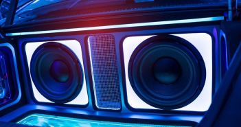 Auto-Audio-Markt weltweit erreicht 2024 über zehn Milliarden (Foto: AdobeStock - xiaoliangge - 265566311)